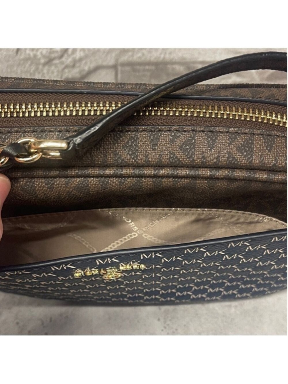 Michael Kors Charm Camera Crossbody & Matching Wallet Set Navy/Brown Logo - Picture 9 of 16
